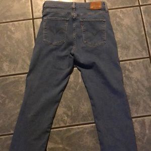Women’s Levi’s denim stretchy jeans